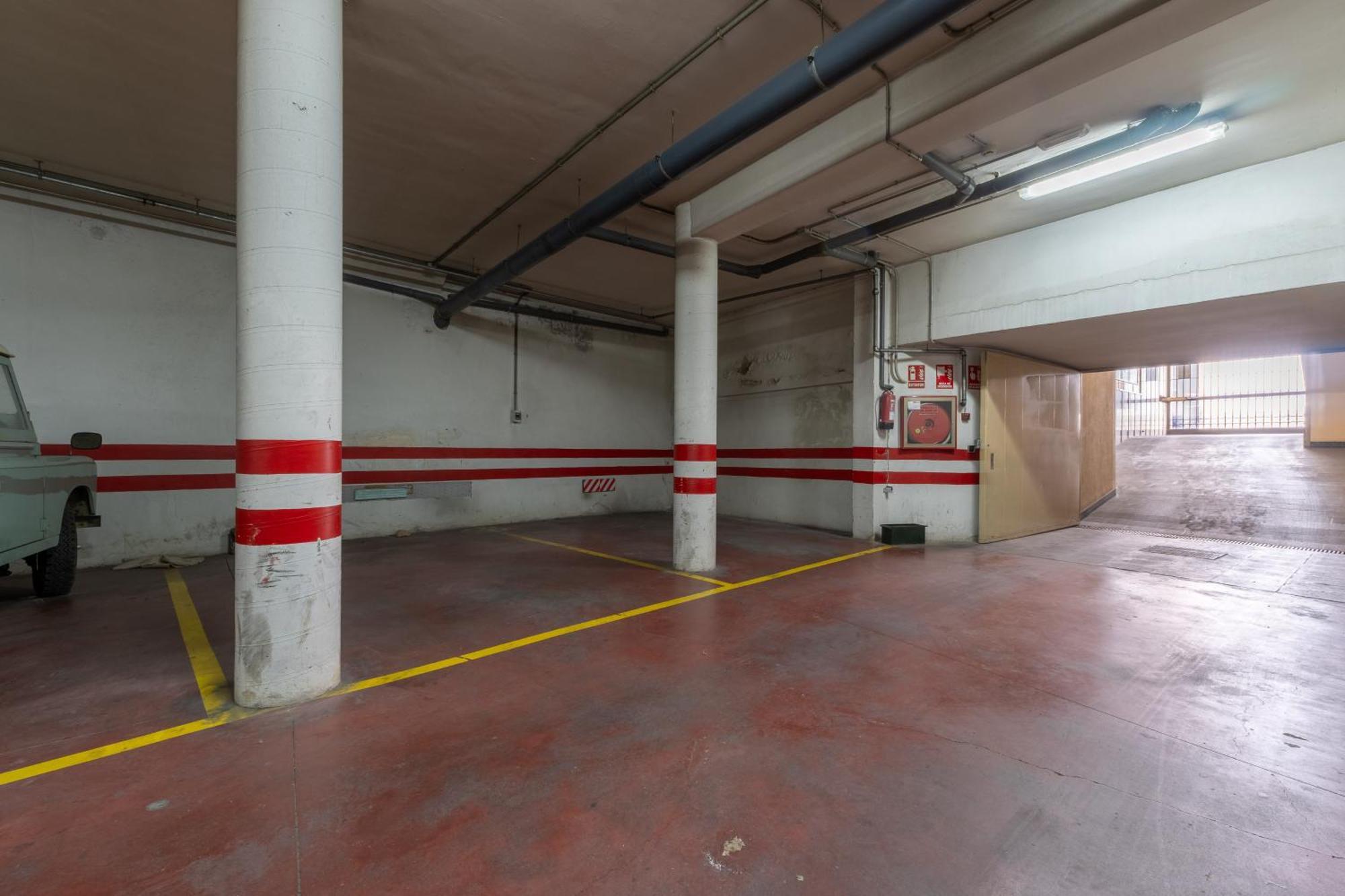 Esencia Free Parking *
